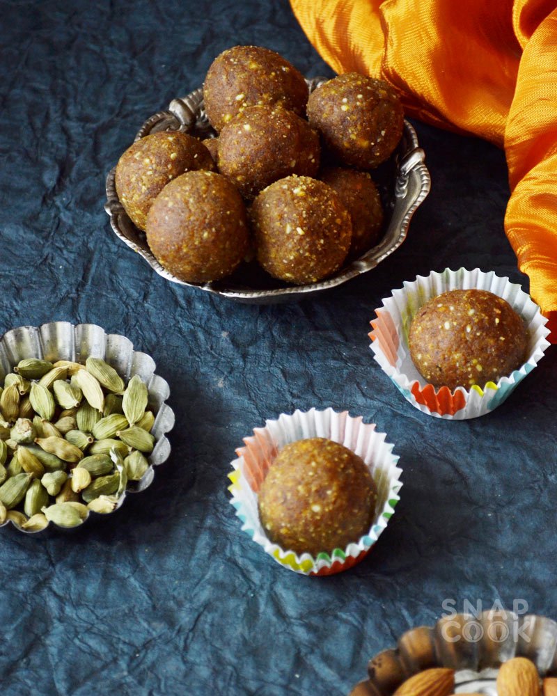 besan-laddu-besan-ke-laddu-recipe