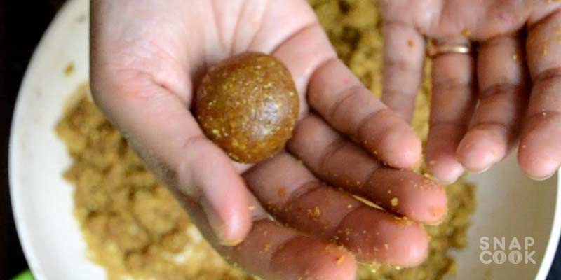 besan-laddu-besan-ke-laddu-recipe